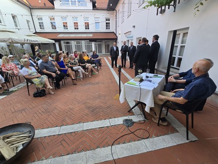 Literarni večer - Kresni Lotmerk2025 (3)